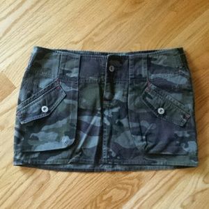 NWT Refuge Olive Camouflage Short Skirt. Sz. 5