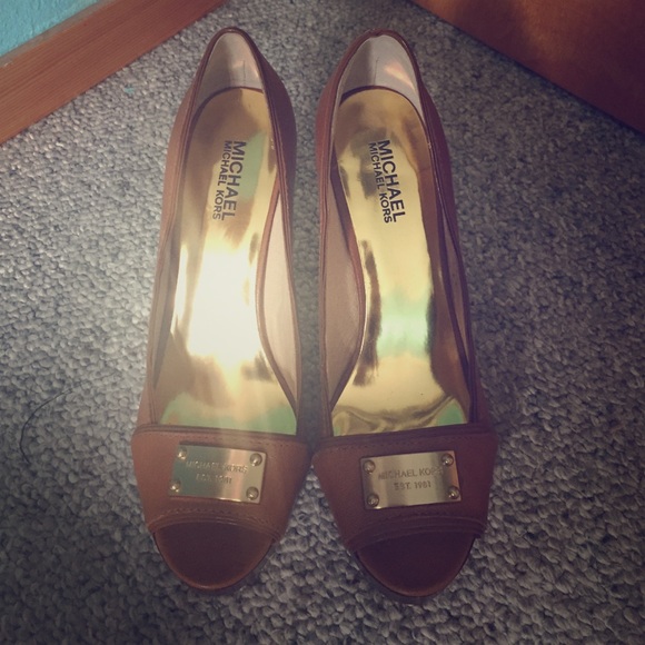 Size 8.5 Michael Kors heels