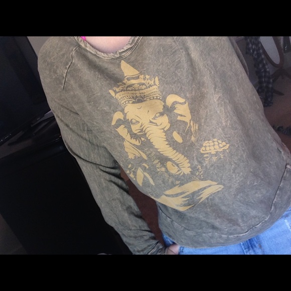 Urban Outfitters // Elephant // Acid Wash