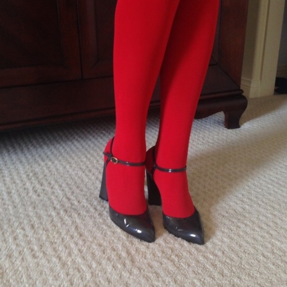 YSL Closed Toe Sandals - Picture 2 of 4