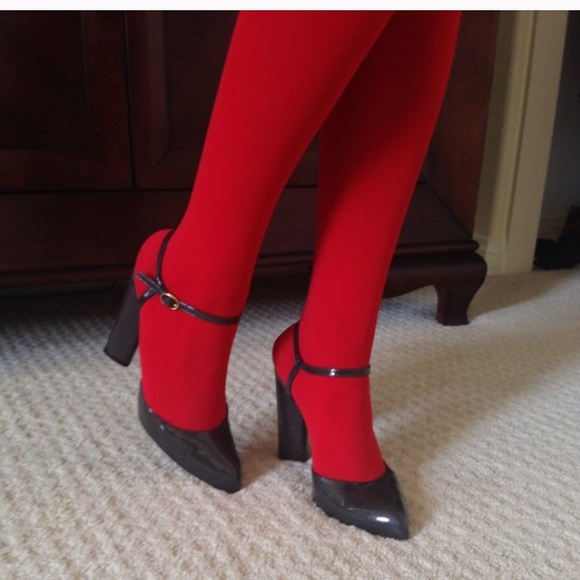 YSL Closed Toe Sandals - Picture 4 of 4