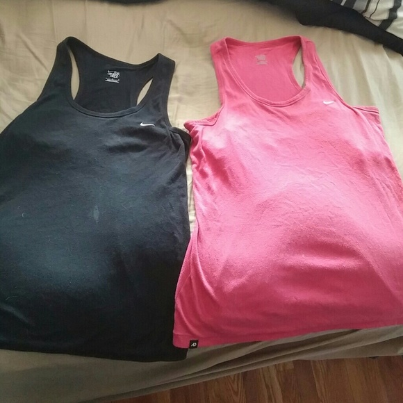 Nike women's tank tops