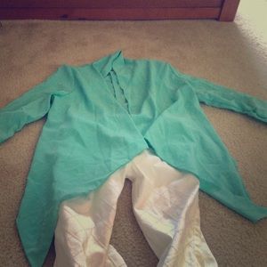 Small turquoise top-- very cute for the summer