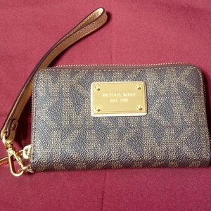 Jet Set Travel Logo Wristlet for iPhone/Samsung