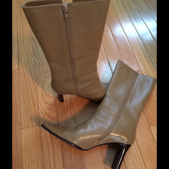 VANELi Leather Boots. REDUCED PRICE!! - Picture 3 of 5