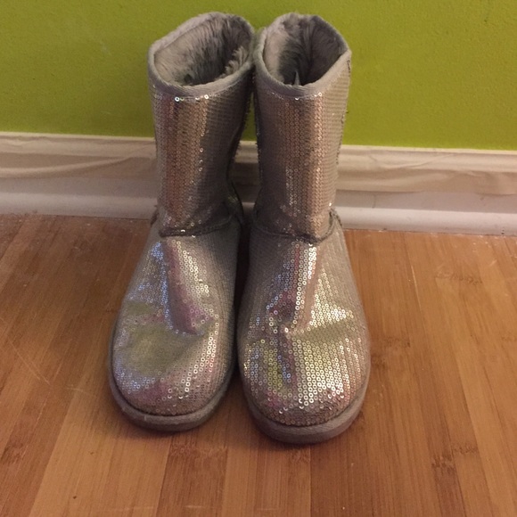 Sequence boots