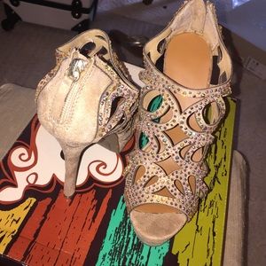Zigi soho champagne diamond heels 5 1/2