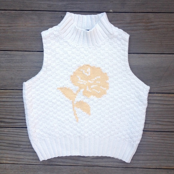 Vintage Tops - Vintage Rose Sweater, Crop T neck 90s