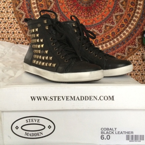 ❌SOLD ON Ⓜ️❌ Steve Madden Cobalt Leather Sneakers - Picture 4 of 4