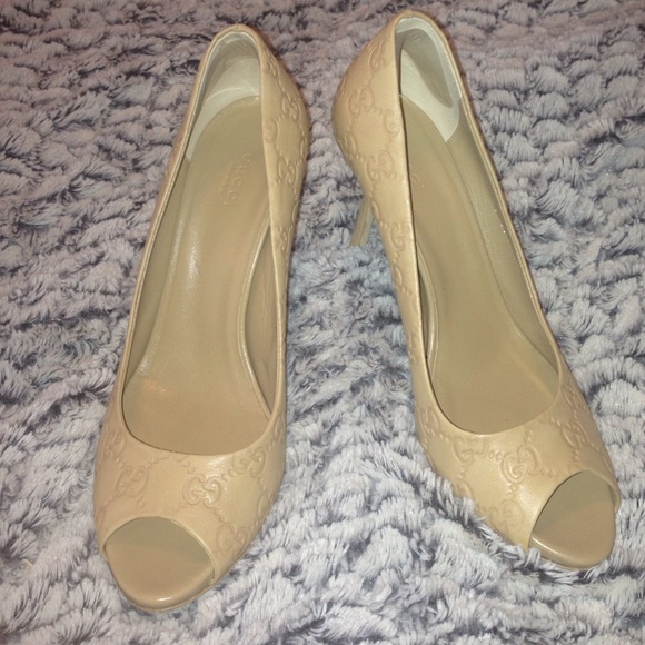 🚫🚫SOLD🚫🚫Gucci nude pumps