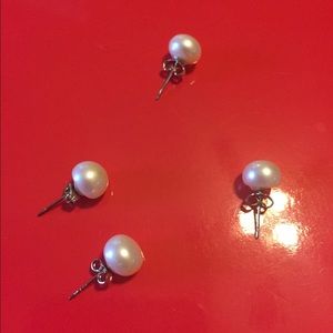 Freshwater pearls earrings