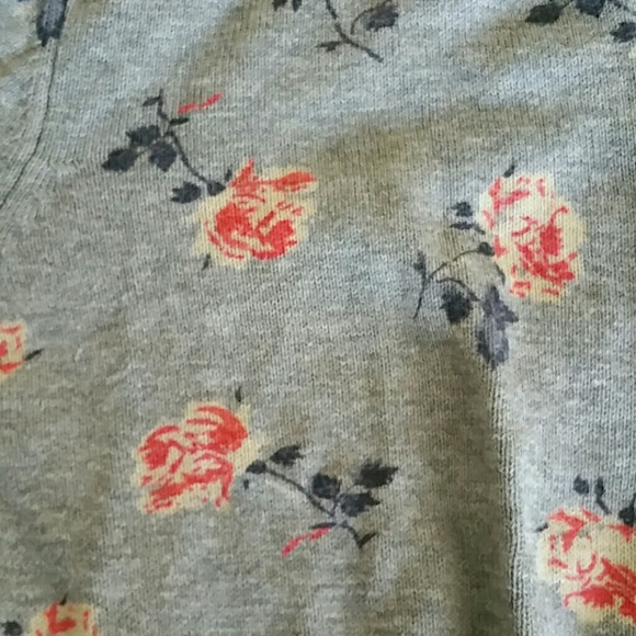 SOLD IN BUNDLE.  Floral cardigan - Picture 2 of 3