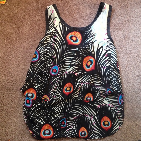 Silky peacock feather hi-low tank top - Picture 1 of 3