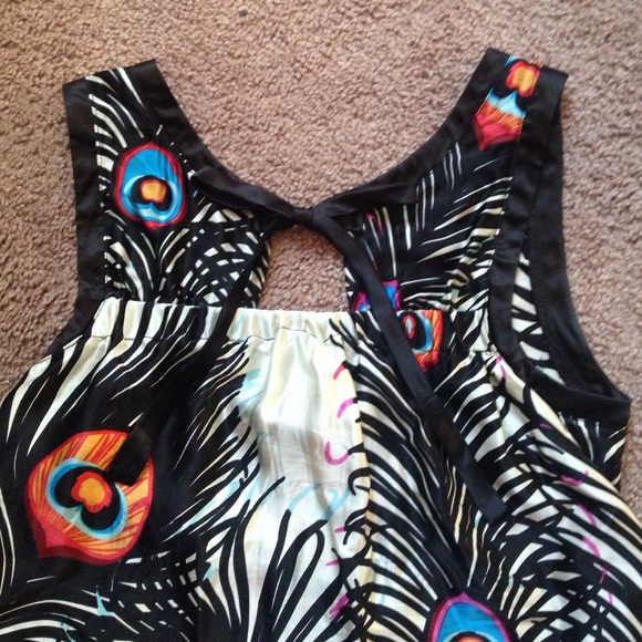 Silky peacock feather hi-low tank top - Picture 3 of 3