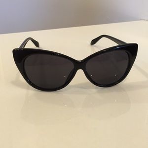 Black Cat Eye Sunglasses!