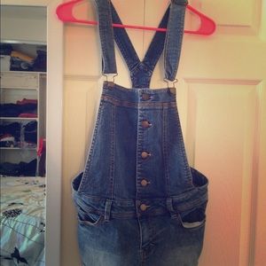 Short overalls