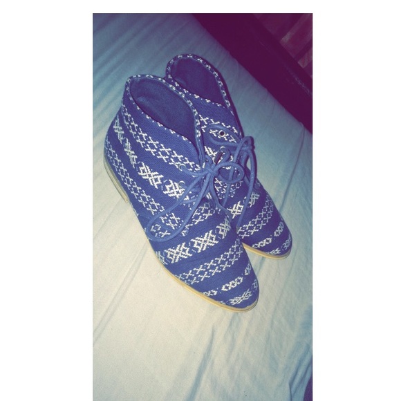 Boots - Picture 2 of 3