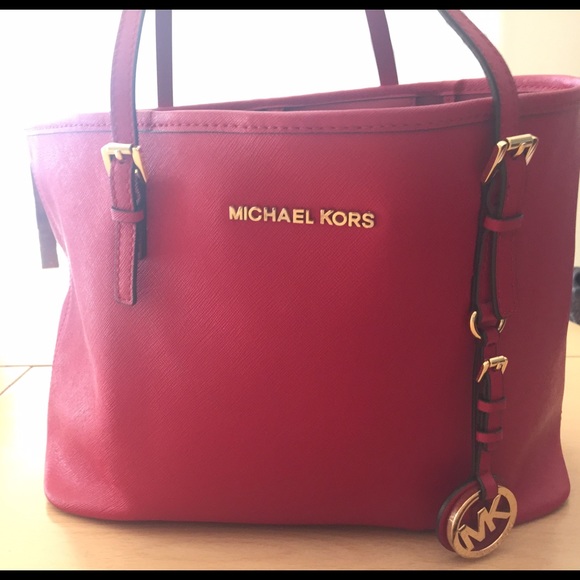 Michael Kors Jet Set Tote in Red
