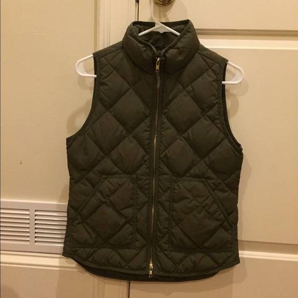 Authentic JCREW Quilted Vest in Army Green