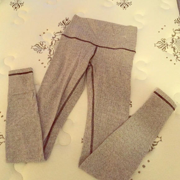 NWOT Lululemon Wunder Under Cozy Gray Chevron