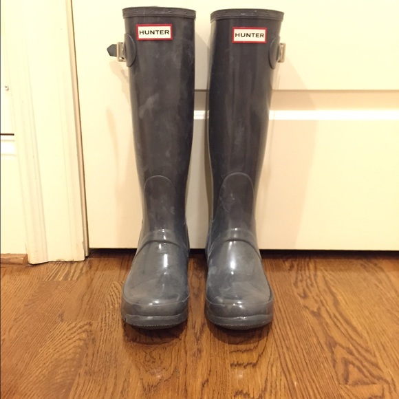 Authentic Hunter Tall Gloss Rain Boots in Graphite