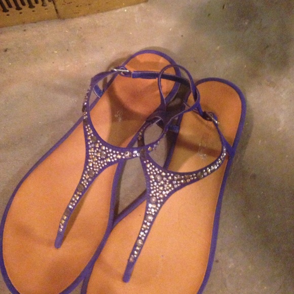Sold!!! Cute Bling Sandals - Picture 3 of 3