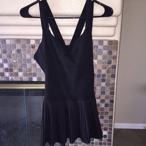 Black lulu tank