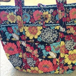 Vera Bradley Vera tote in happy snails