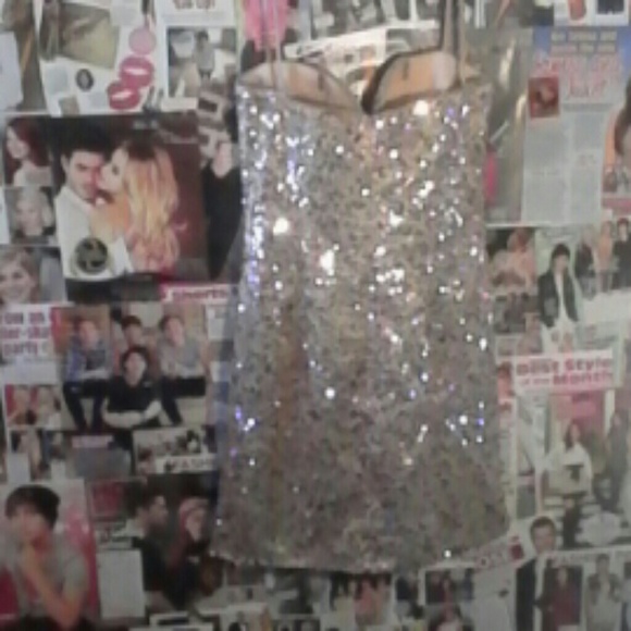 Short dress - Picture 4 of 4