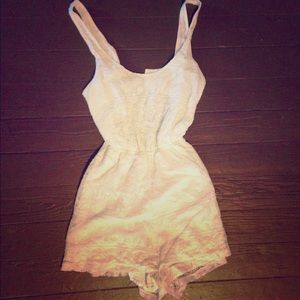 PERFECT CONDITION lace romper with keyhole back