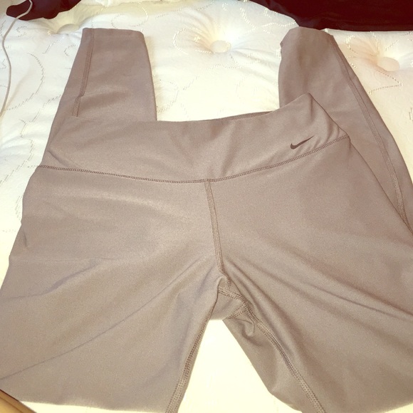 Nike brand new leggings size m