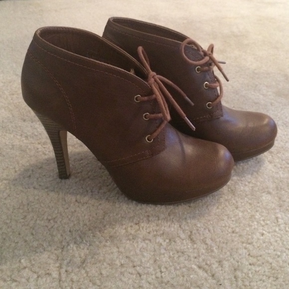 Brown Booties 💕