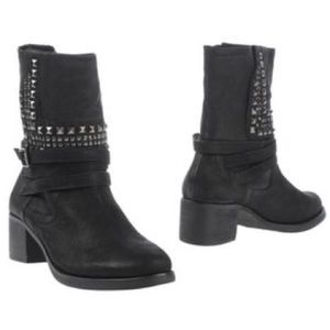 Vince Camuto Ankle boots sz 6.5