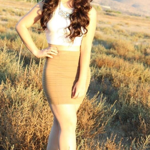 Beautiful pencil skirt - Picture 2 of 3