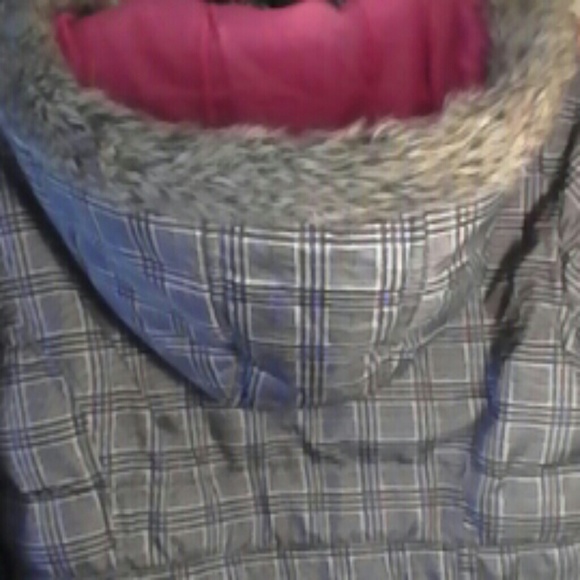 Coat - Picture 4 of 4