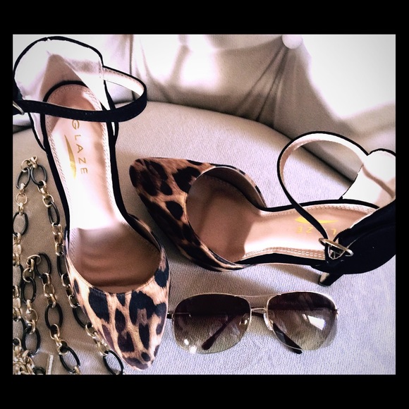 🔥🔥🔥Trendy sexy animal print heels. Hot hot hot!