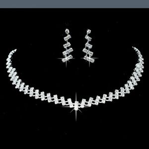 Necklace and earring set