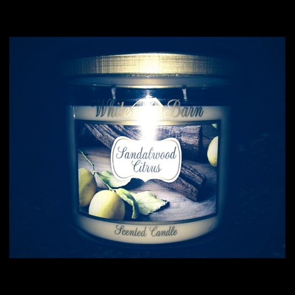 White Barn Sandalwood Citrus candle xlg