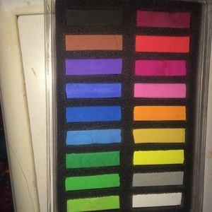 18 PIECE HAIR CHALK SET
