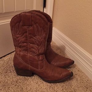 Brown cowgirl boots