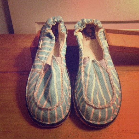 New, simple slip-ons