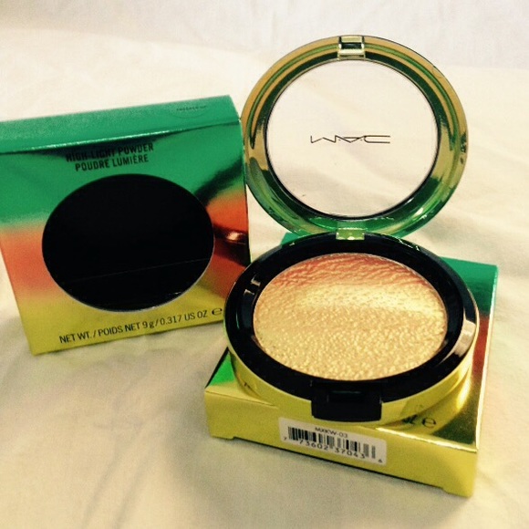 From Mac cosmetics a collection high light powder