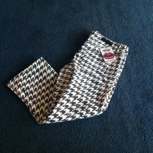 Patterned pants