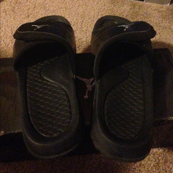 Jordan sandals - Picture 2 of 3