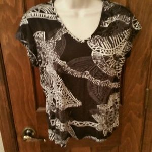 Cute black,white,grey design top. This is a 2for10