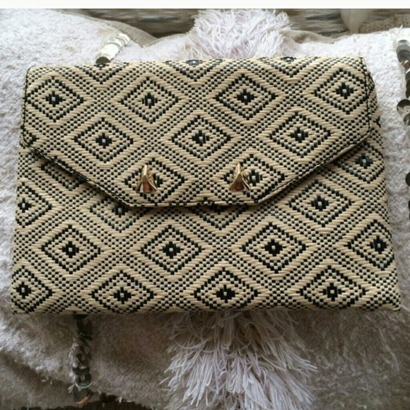 NWOT'S Stella & Dot Raffia clutch