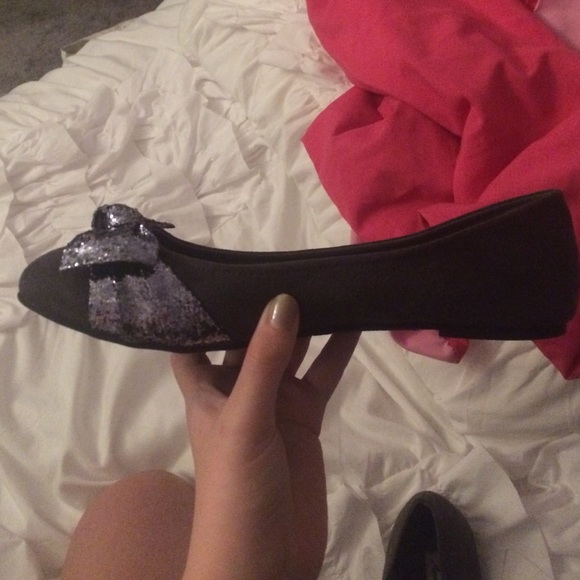 Sparkly flats - Picture 4 of 4