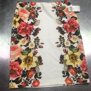 Pin skirt flower designs