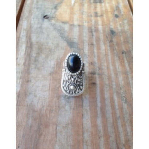 🚫sold out🚫Black Oversized Ring - Picture 2 of 3