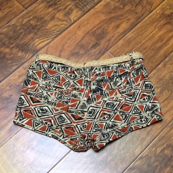 I Love H81  An American Brand Shorts - Picture 3 of 4